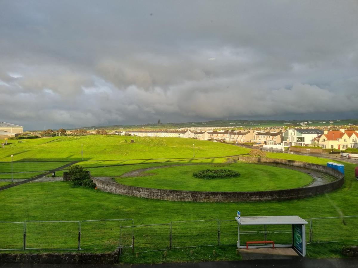 Ferienwohnung 5 Dunluce Park - Portrush By The Sea Exterior foto