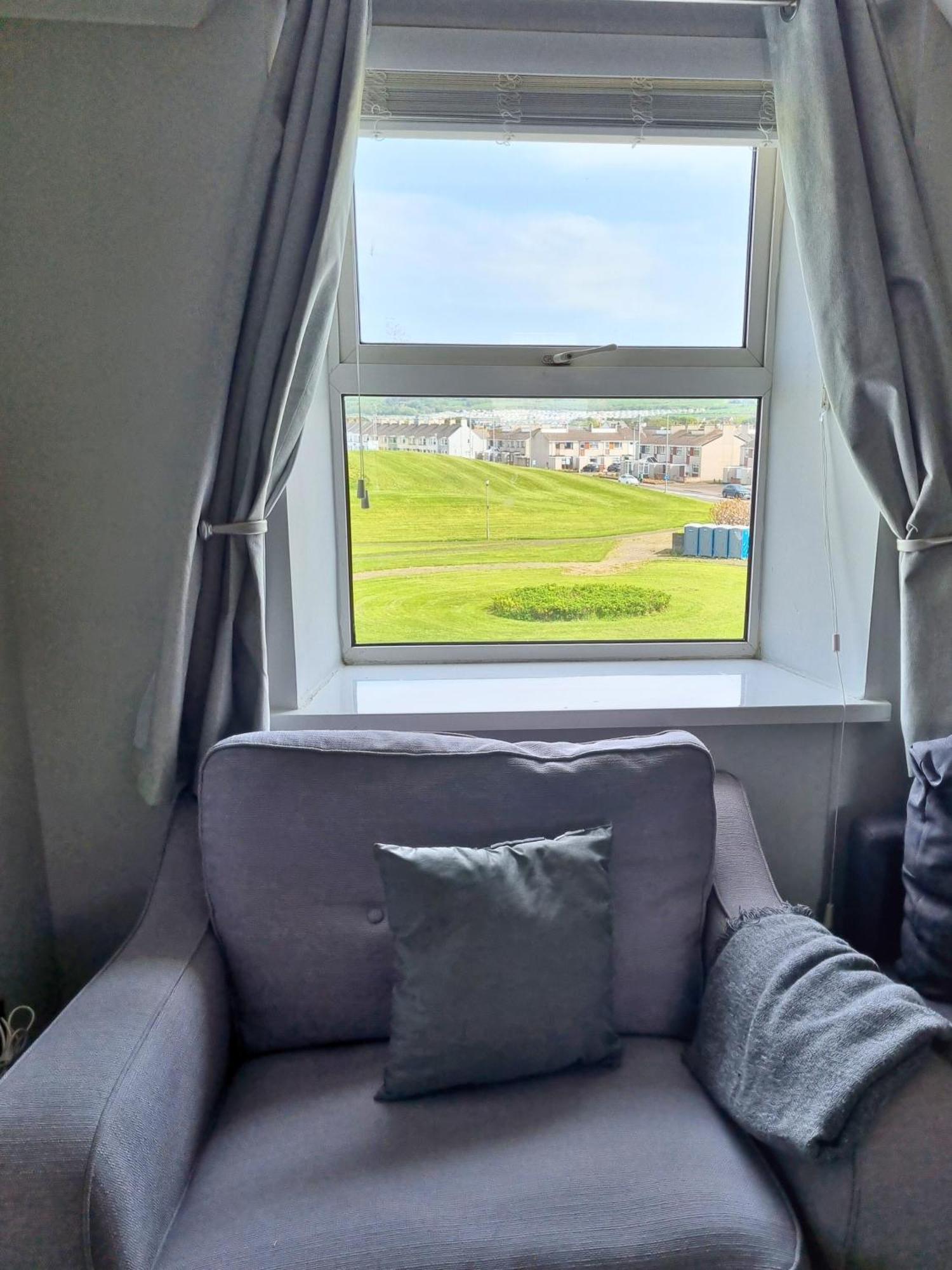 Ferienwohnung 5 Dunluce Park - Portrush By The Sea Exterior foto