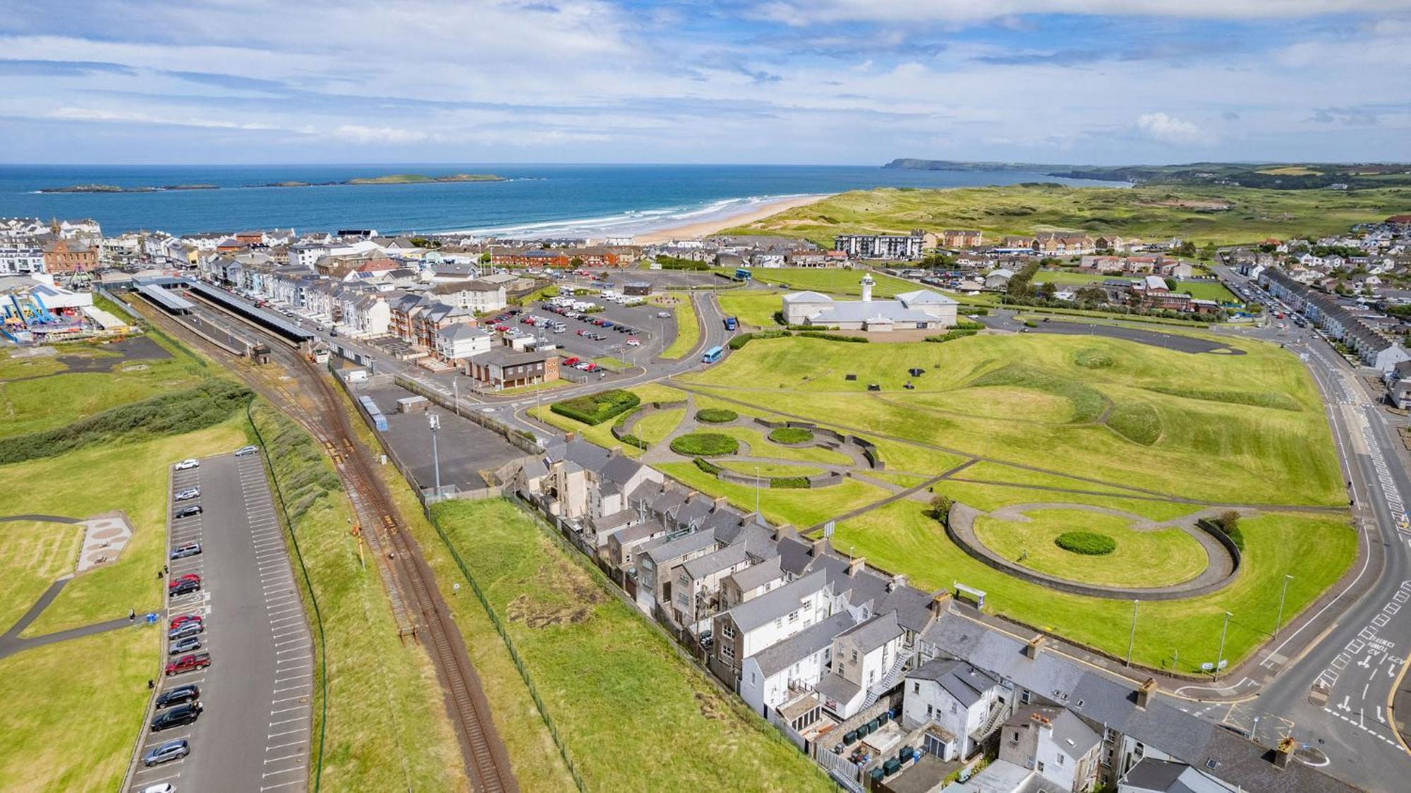 Ferienwohnung 5 Dunluce Park - Portrush By The Sea Exterior foto